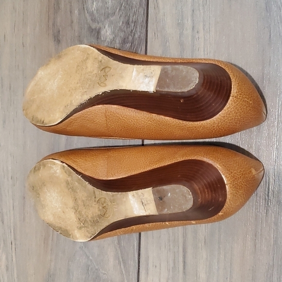 Michael Michael Kors Women Dress Wedge leather shoes Peep Toe sz 7M - Picture 9 of 13